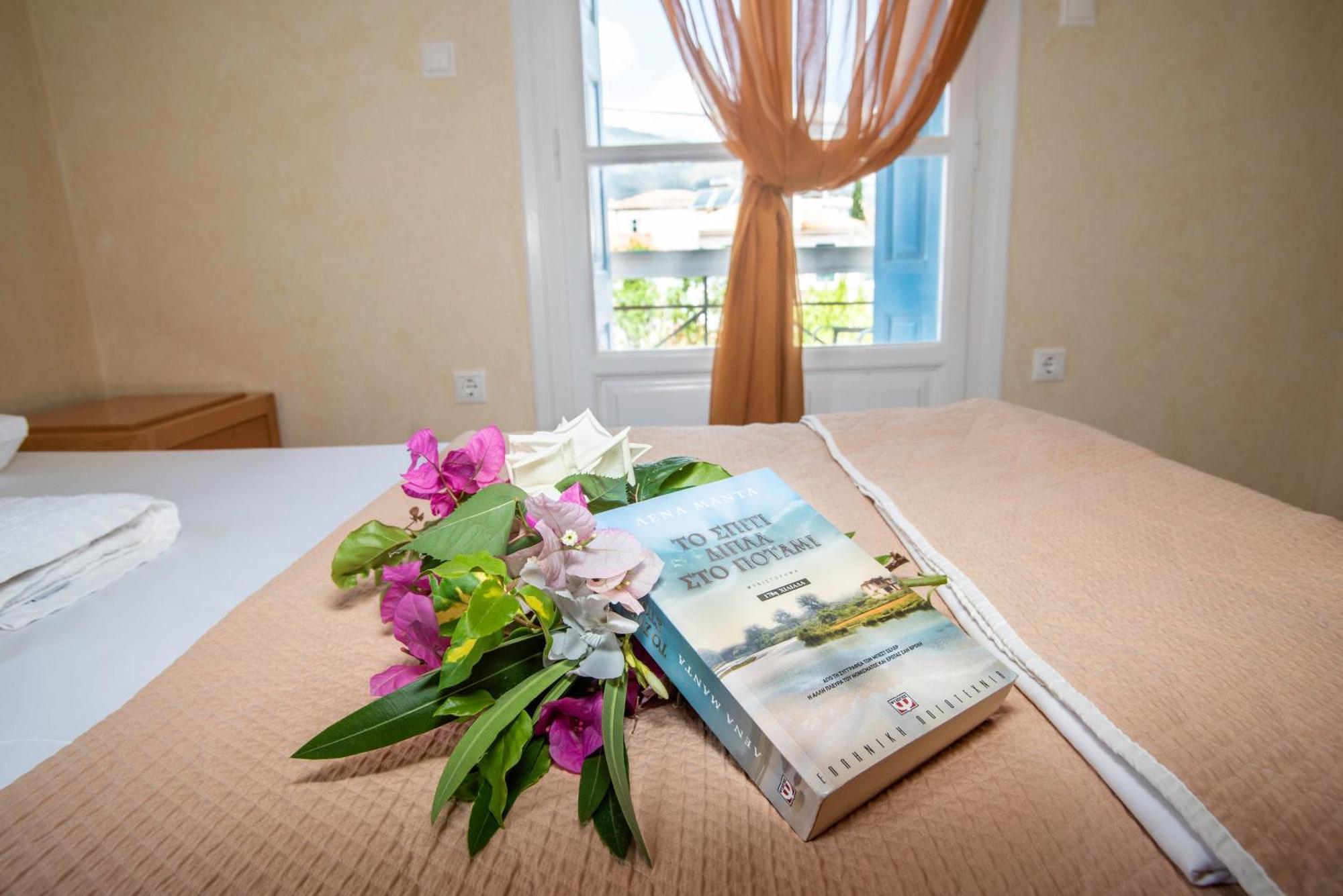 Hotel Argo Galaxidi Bagian luar foto