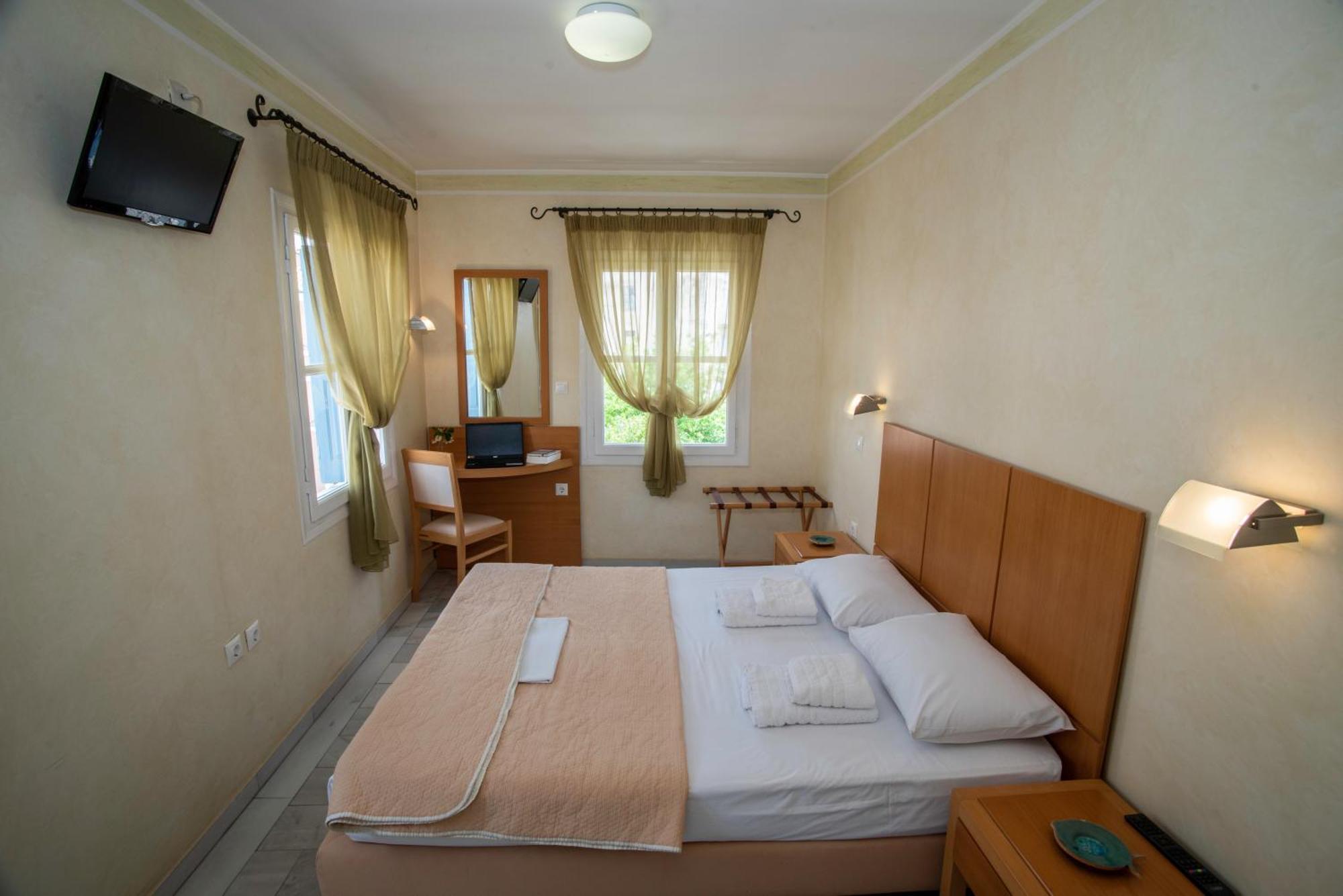 Hotel Argo Galaxidi Bagian luar foto